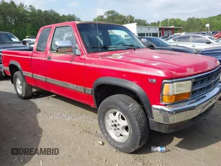 1995 Dodge Dakota z VIN 1B7GG23Y7SS117847, wystawiony jako IAAI lot #42084488 z przebiegiem 214 265 mil mil oraz . Historia ofert i sprzedaży dostępna na DreamBid. Obrazek 1.