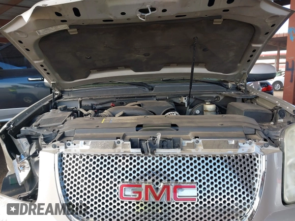 2007 GMC Yukon SLE with VIN 1GKFK13057J108533, listed as a IAAI auction lot 41364196 with 207,890 mi miles. Bid and sale history available at carsss.com. Image 10.
