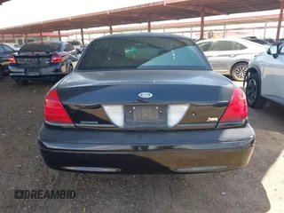 2010 Ford Police Interceptor z VIN 2FABP7BVXAX132102, wystawiony jako IAAI lot #42655141 z przebiegiem 117 021 mil mil oraz . Historia ofert i sprzedaży dostępna na DreamBid. Obrazek 16.