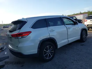 2018 Toyota Highlander SE with VIN 5TDKZRFH6JS534716, listed as a IAAI auction lot 42554743 with 154,636 mi miles and . Bid and sale history available at DreamBid. Image 4.