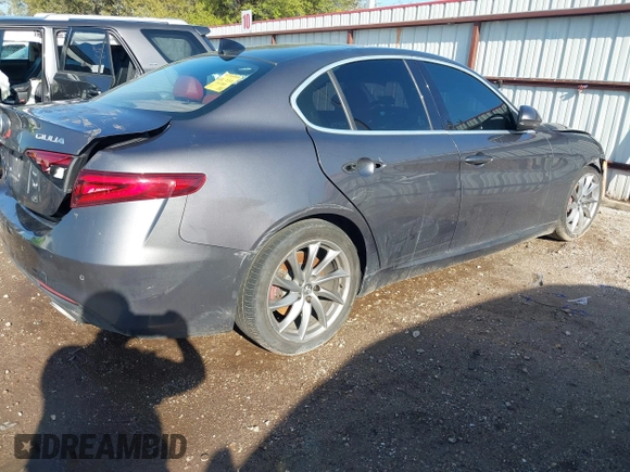 2017 Alfa Romeo Giulia with VIN ZARFAEBN9H7556152, listed as a IAAI auction lot 41858341 with 72,202 mi miles. Bid and sale history available at carsss.com. Image 4.