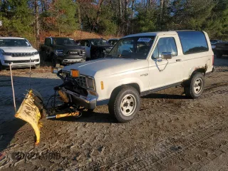 1987 Ford Bronco z VIN 1FMCU14T5HUD17428, wystawiony jako Copart lot #84694904 z przebiegiem 25 356 mil mil oraz Czysty tytuł • Clean title. Historia ofert i sprzedaży dostępna na DreamBid. Obrazek 1.