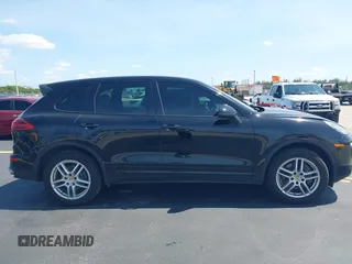 2016 Porsche Cayenne z VIN WP1AA2A25GLA09331, wystawiony jako IAAI lot #42232191 z przebiegiem 109 890 mil mil oraz . Historia ofert i sprzedaży dostępna na DreamBid. Obrazek 14.