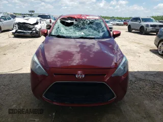 2016 Scion iA z VIN 3MYDLBZV5GY140680, wystawiony jako Copart lot #52776533 z przebiegiem 83 859 mil mil oraz . Historia ofert i sprzedaży dostępna na DreamBid. Obrazek 5.