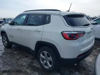 2019 Jeep Compass Latitude with VIN 3C4NJDBB4KT656734, listed as a IAAI auction lot 41653000 with NaN miles. Bid and sale history available at carsss.com. Image 3.