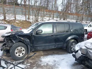 2005 Nissan Pathfinder SE with VIN 5N1AR18U85C756782, listed as a IAAI auction lot 41278886 with 209,555 mi miles. Bid and sale history available at carsss.com. Image 15.