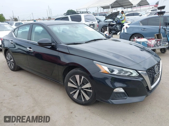 2021 Nissan Altima SV with VIN 1N4BL4DV3MN306024, listed as a IAAI auction lot 42024438 with 80,958 mi miles and . Bid and sale history available at carsss.com. Image 1.