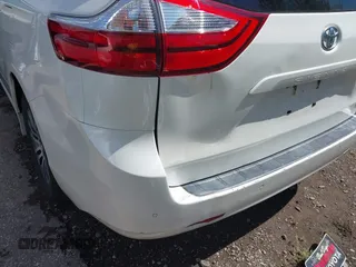 2018 Toyota Sienna XLE Auto Access Seat with VIN 5TDYZ3DC0JS928646, listed as a IAAI auction lot 40179964 with 124,350 mi miles and . Bid and sale history available at DreamBid. Image 18.