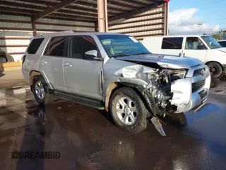 2014 Toyota 4Runner SR5 z VIN JTEZU5JR0E5072540, wystawiony jako IAAI lot #40825743 z przebiegiem 125 825 mil mil oraz . Historia ofert i sprzedaży dostępna na DreamBid. Obrazek 1.