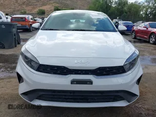 2024 Kia Forte LXS z VIN 3KPF24AD3RE819344, wystawiony jako IAAI lot #42247582 z przebiegiem 5 678 mil mil oraz . Historia ofert i sprzedaży dostępna na DreamBid. Obrazek 13.