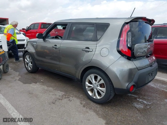 2015 Kia Soul + with VIN KNDJP3A54F7118600, listed as a IAAI auction lot 41825332 with 102,815 mi miles. Bid and sale history available at carsss.com. Image 3.