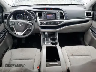 2017 Toyota Highlander LE z VIN 5TDBZRFH4HS436049, wystawiony jako Copart lot #51210145 z przebiegiem 109 492 mil mil oraz Szkoda całkowita • Salvage title. Historia ofert i sprzedaży dostępna na DreamBid. Obrazek 8.