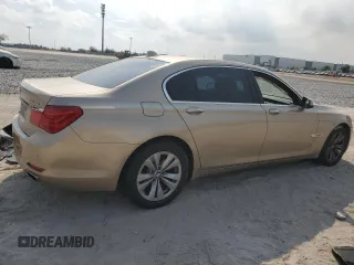 2011 BMW 7 Series 740Li z VIN WBAKB4C52BC574535, wystawiony jako Copart lot #45248435 z przebiegiem Nie podano mil oraz Szkoda całkowita • Salvage title. Historia ofert i sprzedaży dostępna na DreamBid. Obrazek 3.