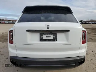 2022 Rolls-Royce Cullinan Black Badge z VIN SLATV8C01NU211417, wystawiony jako Copart lot #83323584 z przebiegiem 24 227 mil mil oraz Nie do naprawy. Historia ofert i sprzedaży dostępna na DreamBid. Obrazek 6.