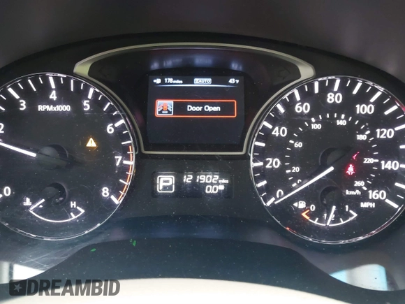 2013 Nissan Pathfinder S with VIN 5N1AR2MM5DC689696, listed as a IAAI auction lot 41445945 with 121,902 mi miles. Bid and sale history available at carsss.com. Image 7.
