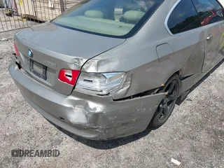 2007 BMW 3 Series 328i z VIN WBAWB33597P130810, wystawiony jako IAAI lot #42163501 z przebiegiem 181 301 mil mil oraz . Historia ofert i sprzedaży dostępna na DreamBid. Obrazek 6.