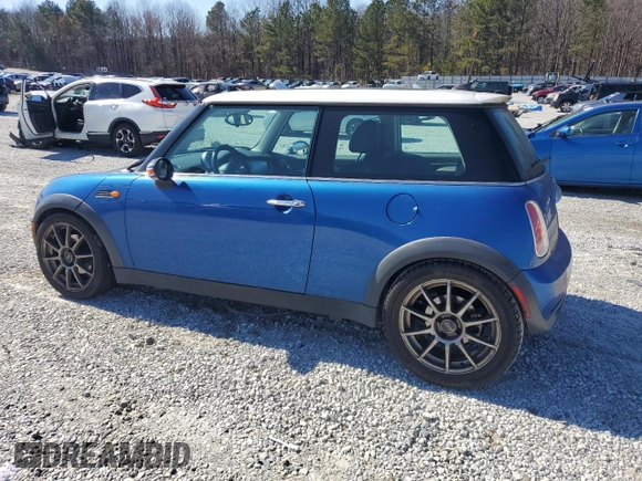 2006 MINI Hardtop with VIN WMWRC33536TK73980, listed as a Copart auction lot 45851425 with 206,982 mi miles and Clean title. Bid and sale history available at DreamBid. Image 2.