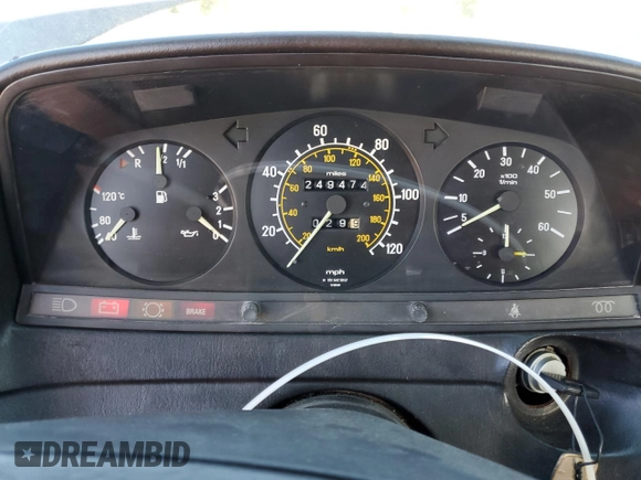 1984 Mercedes-Benz 300 D с VIN WDBAB33A5EA138282, выставлен на аукционе Copart как лот 88987365 с пробегом 249 474 миль миль и Чистый • Clean title. История ставок и продаж доступна на DreamBid. Изображение 9.
