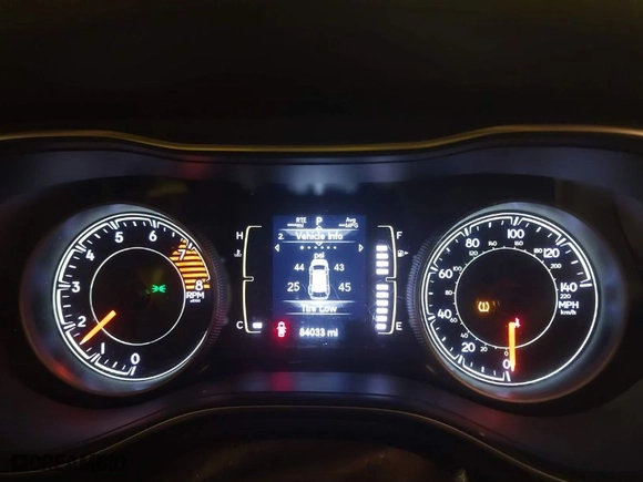 2019 Jeep Cherokee Latitude Plus with VIN 1C4PJMLX2KD427395, listed as a IAAI auction lot 41586532 with 84,033 mi miles. Bid and sale history available at carsss.com. Image 7.