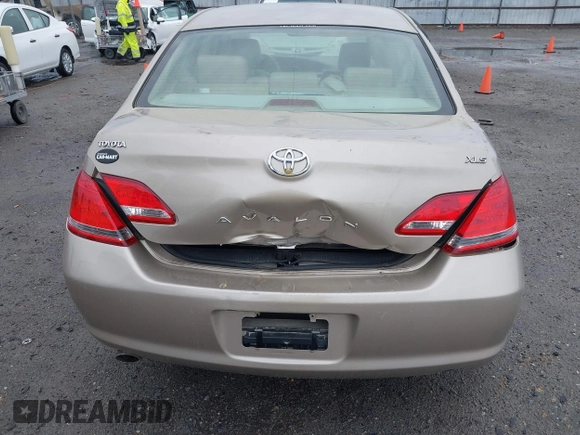 2006 Toyota Avalon XL with VIN 4T1BK36B26U119629, listed as a IAAI auction lot 39152919 with 128,953 mi miles. Bid and sale history available at carsss.com. Image 14.
