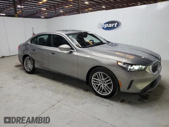 2025 BMW 5 Series 530i with VIN WBA43FJ09SCT20846, listed as a Copart auction lot 45483035 with 6,105 mi miles and Clean Title. Bid and sale history available at carsss.com. Image 4.
