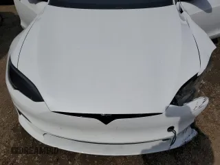 2022 Tesla Model S z VIN 5YJSA1E57NF473919, wystawiony jako Copart lot #51183925 z przebiegiem 48 359 mil mil oraz Szkoda całkowita • Salvage title. Historia ofert i sprzedaży dostępna na DreamBid. Obrazek 11.
