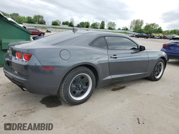 2010 Chevrolet Camaro LS z VIN 2G1FA1EV9A9218441, wystawiony jako Copart lot #55647195 z przebiegiem 147 345 mil mil oraz Szkoda całkowita • Salvage title. Historia ofert i sprzedaży dostępna na DreamBid. Obrazek 3.