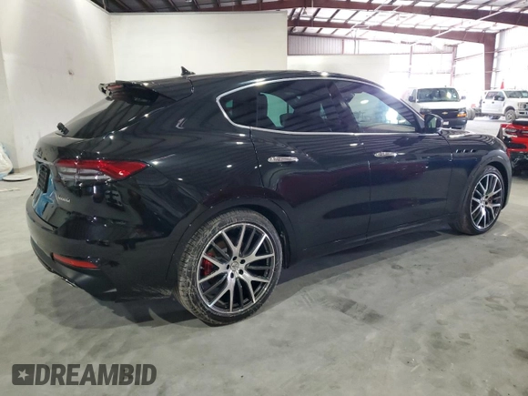 2022 Maserati Levante with VIN ZN661YUM1NX400441, listed as a Copart auction lot 84326324 with 11,966 mi miles and Salvage title. Bid and sale history available at DreamBid. Image 3.