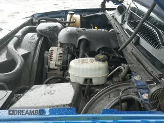 2004 Chevrolet Silverado 2500 LT z VIN 1GCGC23UX4F251997, wystawiony jako IAAI lot #42551103 z przebiegiem 195 443 mil mil oraz . Historia ofert i sprzedaży dostępna na DreamBid. Obrazek 20.