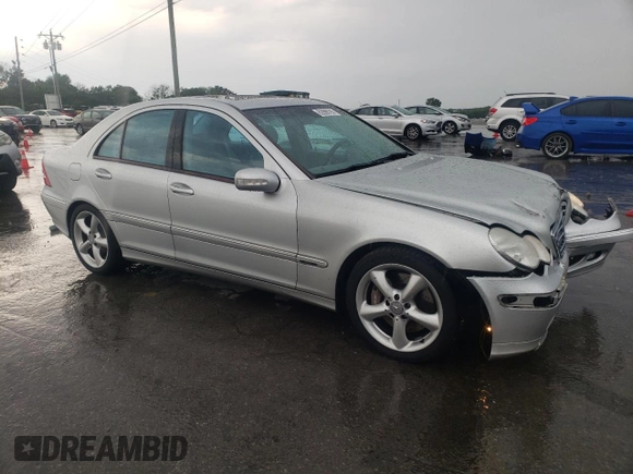2004 Mercedes-Benz C 320 with VIN WDBRF64J64F511595, listed as a Copart auction lot 62996795 with 113,901 mi miles and Salvage title. Bid and sale history available at DreamBid. Image 4.