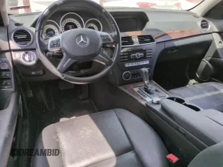 2013 Mercedes-Benz C 300 Sport z VIN WDDGF8AB2DA874626, wystawiony jako Copart lot #58544845 z przebiegiem Nie podano mil oraz Szkoda całkowita • Salvage title. Historia ofert i sprzedaży dostępna na DreamBid. Obrazek 8.
