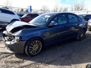 2010 Volvo S40 with VIN YV1382MS8A2504583, listed as a Copart auction lot 86494934 with 0 mi miles and Salvage Title. Bid and sale history available at carsss.com. Image 1.