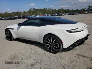 2019 Aston Martin DB11 V8 z VIN SCFRMFAW0KGL05298, wystawiony jako Copart lot #41977185 z przebiegiem 21 000 mil mil oraz Nie do naprawy. Historia ofert i sprzedaży dostępna na DreamBid. Obrazek 2.