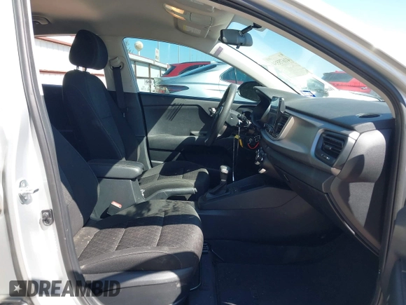 2021 Kia Rio LX with VIN 3KPA24AD8ME403664, listed as a IAAI auction lot 41675554 with 37,999 mi miles. Bid and sale history available at carsss.com. Image 5.