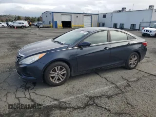 2013 Hyundai Sonata GLS z VIN 5NPEB4AC6DH698204, wystawiony jako Copart lot #49708435 z przebiegiem 171 589 mil mil oraz Szkoda całkowita • Salvage title. Historia ofert i sprzedaży dostępna na DreamBid. Obrazek 1.