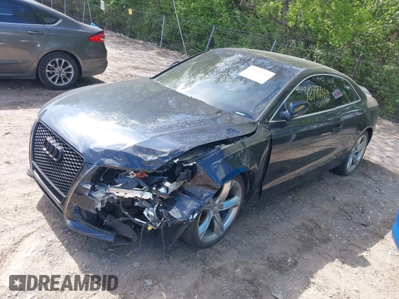 2012 Audi A5 Premium Plus z VIN WAULFAFR3CA028085, wystawiony jako IAAI lot #42181163 z przebiegiem 112 134 mil mil oraz . Historia ofert i sprzedaży dostępna na DreamBid. Obrazek 2.