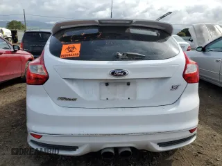 2014 Ford Focus ST with VIN 1FADP3L95EL350003, listed as a Copart auction lot 50913335 with 135,674 mi miles and Salvage Title. Bid and sale history available at carsss.com. Image 6.