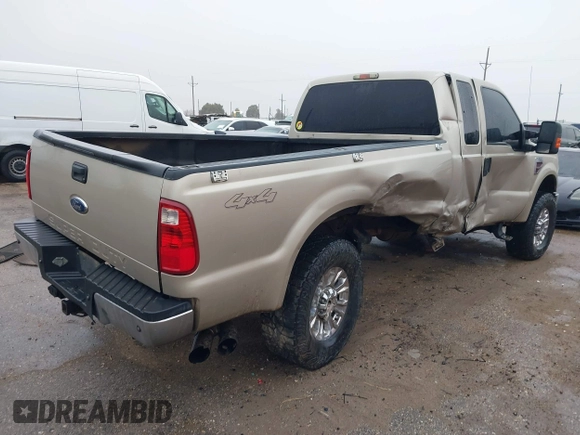 2008 Ford Super Duty F-250 SRW XL with VIN 1FTSX21R28EB92694, listed as a IAAI auction lot 41433945 with 209,613 mi miles. Bid and sale history available at carsss.com. Image 4.