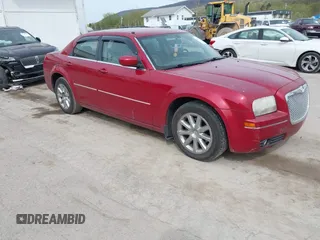 2007 Chrysler 300 Touring z VIN 2C3KA53G07H683016, wystawiony jako IAAI lot #42098795 z przebiegiem 211 332 mil mil oraz . Historia ofert i sprzedaży dostępna na DreamBid. Obrazek 1.