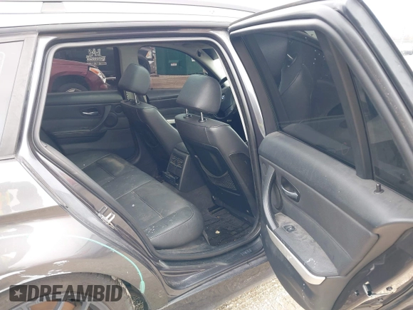 2006 BMW 3 Series 325xi with VIN WBAVT13526AV98389, listed as a IAAI auction lot 41818263 with 215,637 mi miles and . Bid and sale history available at DreamBid. Image 8.