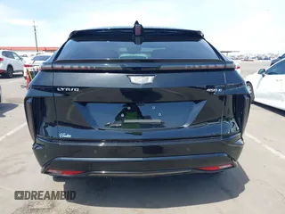 2024 Cadillac LYRIQ Sport z VIN 1GYKPVRK6RZ131099, wystawiony jako IAAI lot #41979330 z przebiegiem 3953 mil mil oraz . Historia ofert i sprzedaży dostępna na DreamBid. Obrazek 16.