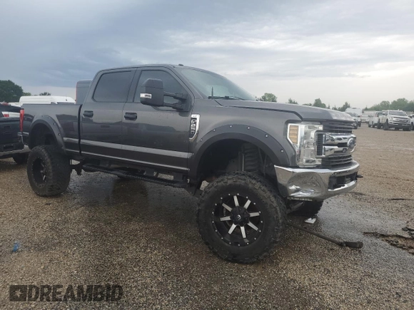 2018 Ford F-250 XL with VIN 1FT7W2B65JEB83300, listed as a Copart auction lot 55920255 with 104,125 mi miles and Salvage title. Bid and sale history available at DreamBid. Image 4.