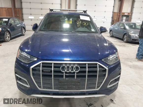 2021 Audi Q5 Premium with VIN WA1AAAFY5M2060669, listed as a IAAI auction lot 41485633 with 31,182 mi miles. Bid and sale history available at carsss.com. Image 12.