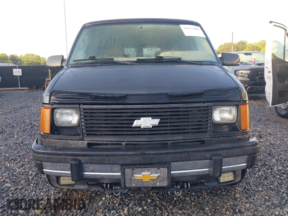 1994 Chevrolet Astro with VIN 1GNDM19Z5RB122102, listed as a IAAI auction lot 42011683 with 286,157 mi miles. Bid and sale history available at carsss.com. Image 12.