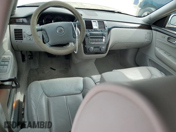 2010 Cadillac DTS 1SA z VIN 1G6KA5EY2AU135849, wystawiony jako Copart lot #79930734 z przebiegiem 98 396 mil mil oraz Nie do naprawy • Non repairable. Historia ofert i sprzedaży dostępna na DreamBid. Obrazek 8.