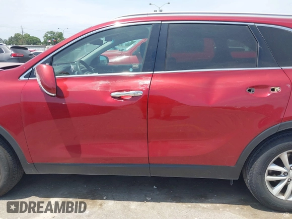 2017 Kia Sorento LX z VIN 5XYPG4A54HG215334, wystawiony jako IAAI lot #42279701 z przebiegiem 144 396 mil mil oraz . Historia ofert i sprzedaży dostępna na DreamBid. Obrazek 15.