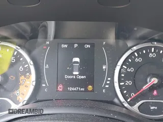 2017 Jeep Renegade Sport with VIN ZACCJBAB7HPG36829, listed as a IAAI auction lot 39881153 with 124,471 mi miles and . Bid and sale history available at carsss.com. Image 7.