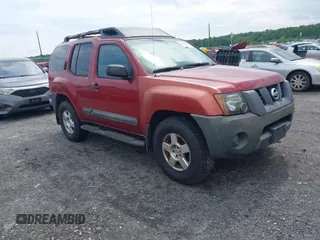 2005 Nissan Xterra S z VIN 5N1AN08W05C656764, wystawiony jako IAAI lot #42331404 z przebiegiem 144 575 mil mil oraz . Historia ofert i sprzedaży dostępna na DreamBid. Obrazek 1.