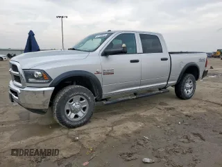 2018 Ram 2500 Tradesman z VIN 3C6UR5CL3JG337101, wystawiony jako Copart lot #57189245 z przebiegiem 96 022 mil mil oraz Szkoda całkowita • Salvage title. Historia ofert i sprzedaży dostępna na DreamBid. Obrazek 1.