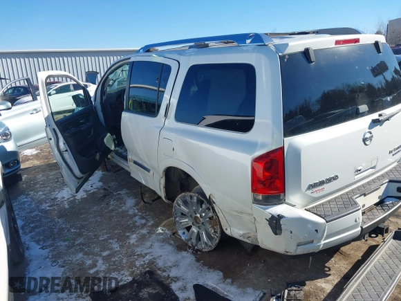 2015 Nissan Armada Platinum z VIN 5N1BA0NF7FN611136, wystawiony jako IAAI lot #41375085 z przebiegiem 130 819 mil mil oraz . Historia ofert i sprzedaży dostępna na DreamBid. Obrazek 3.
